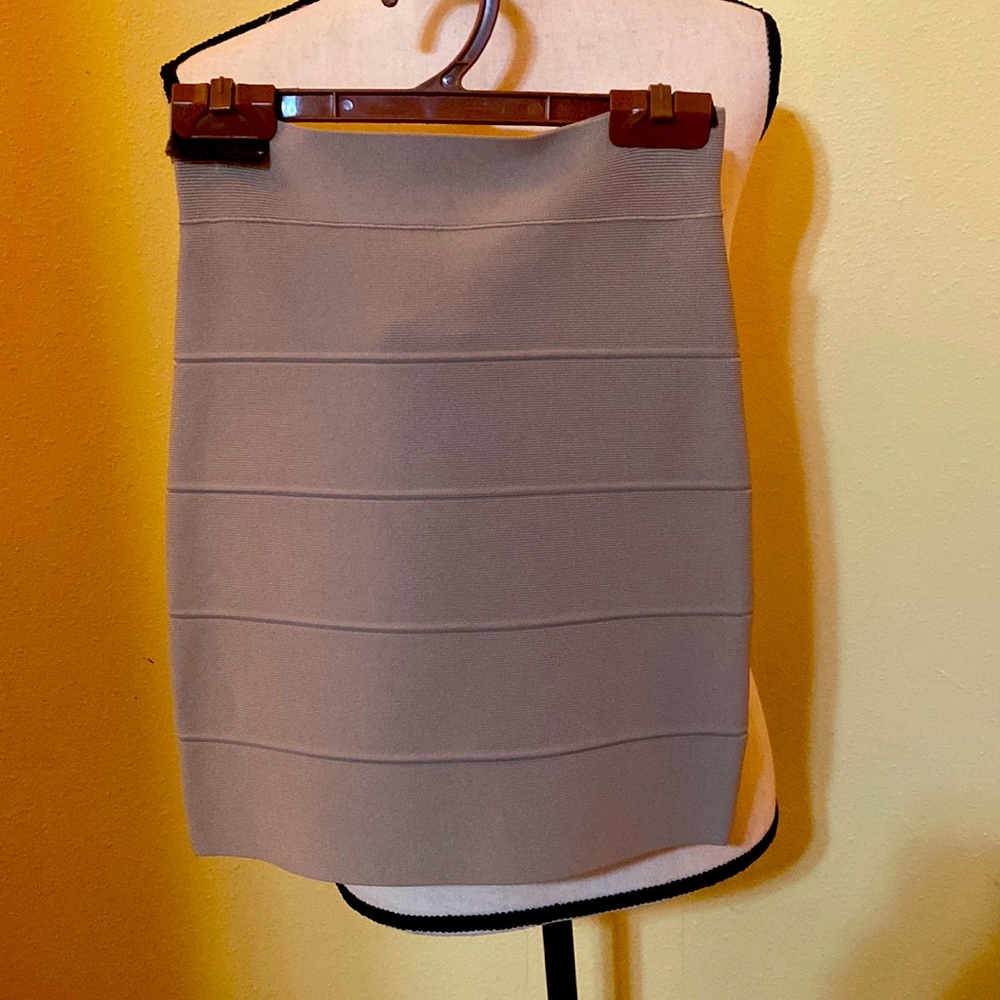 Bcbgmaxazria beige body con skirt.
